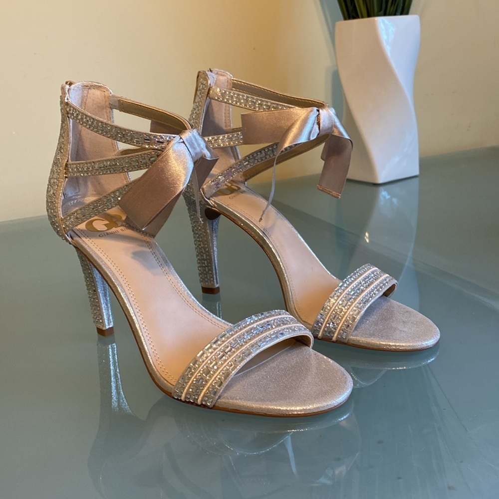 NEW Gianni Bini Gold Strappy Heels with Luxe Sequins 9.5 Wedding Guest Bridal - Picture 5 of 6